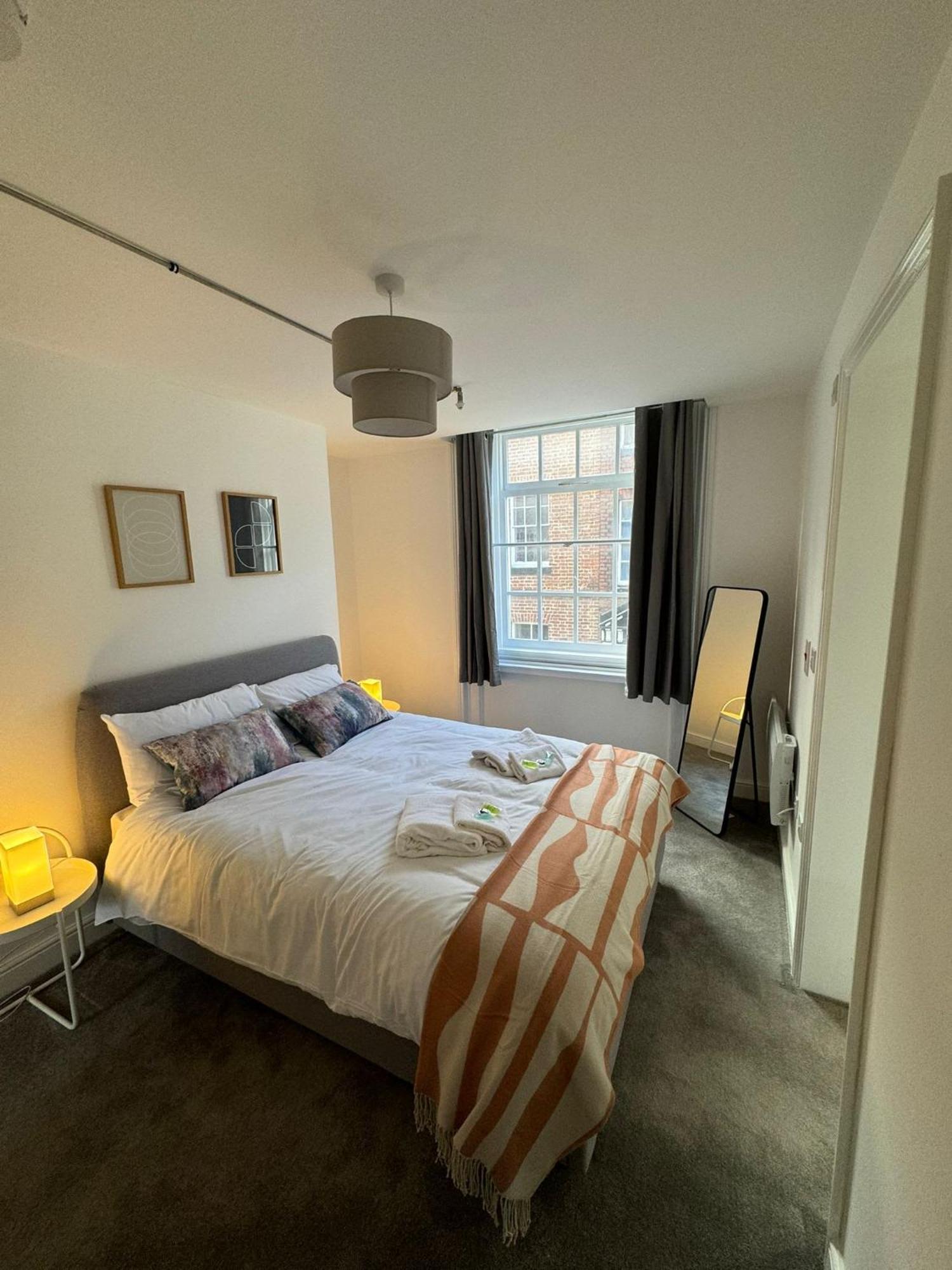 Beautiful 1 Bed 20Mins To Central Manchester Apartment บอลตัน ภายนอก รูปภาพ