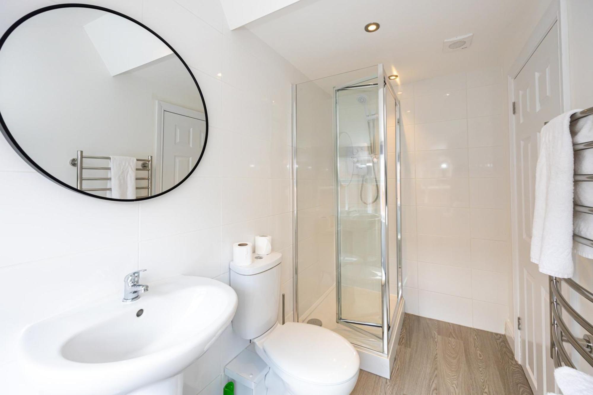 Beautiful 1 Bed 20Mins To Central Manchester Apartment บอลตัน ภายนอก รูปภาพ