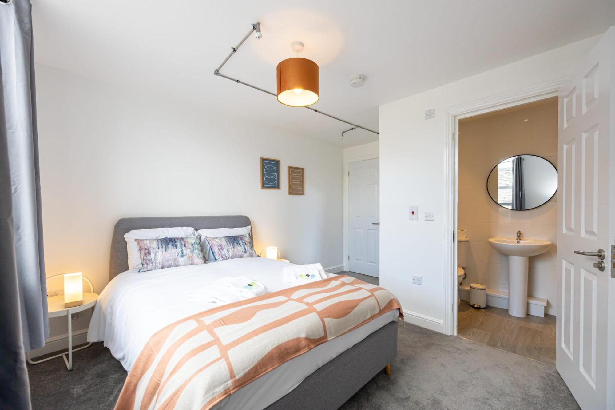 Beautiful 1 Bed 20Mins To Central Manchester Apartment บอลตัน ภายนอก รูปภาพ