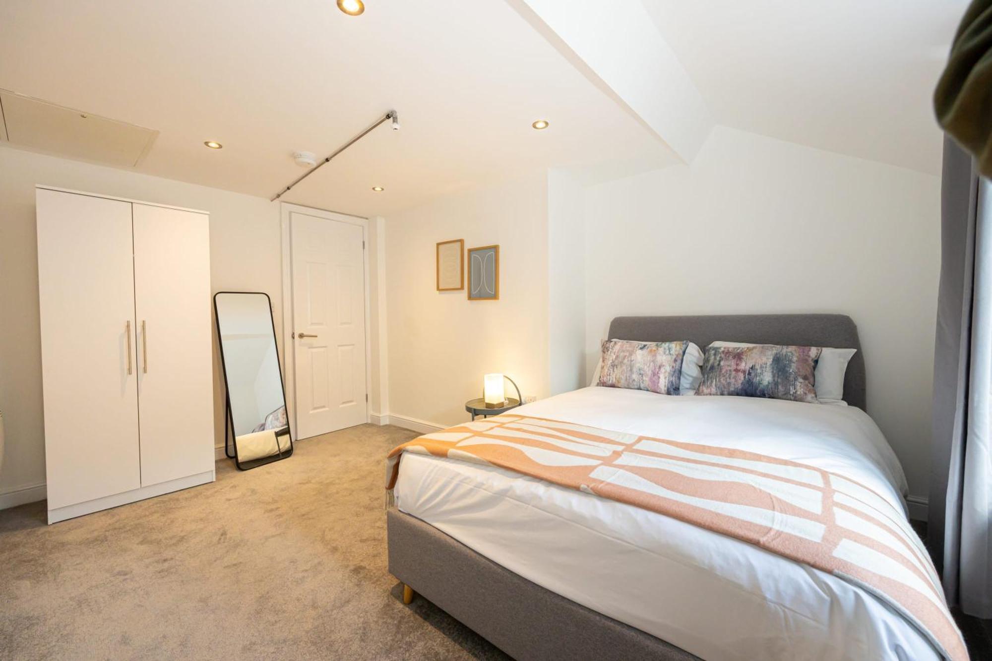 Beautiful 1 Bed 20Mins To Central Manchester Apartment บอลตัน ภายนอก รูปภาพ