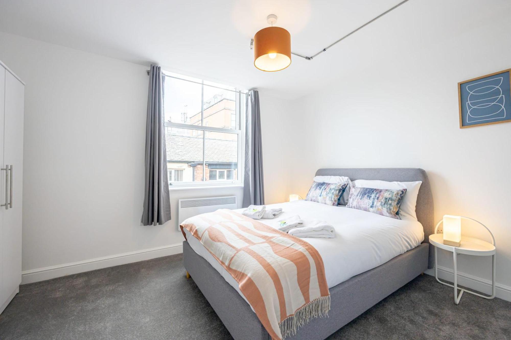 Beautiful 1 Bed 20Mins To Central Manchester Apartment บอลตัน ภายนอก รูปภาพ