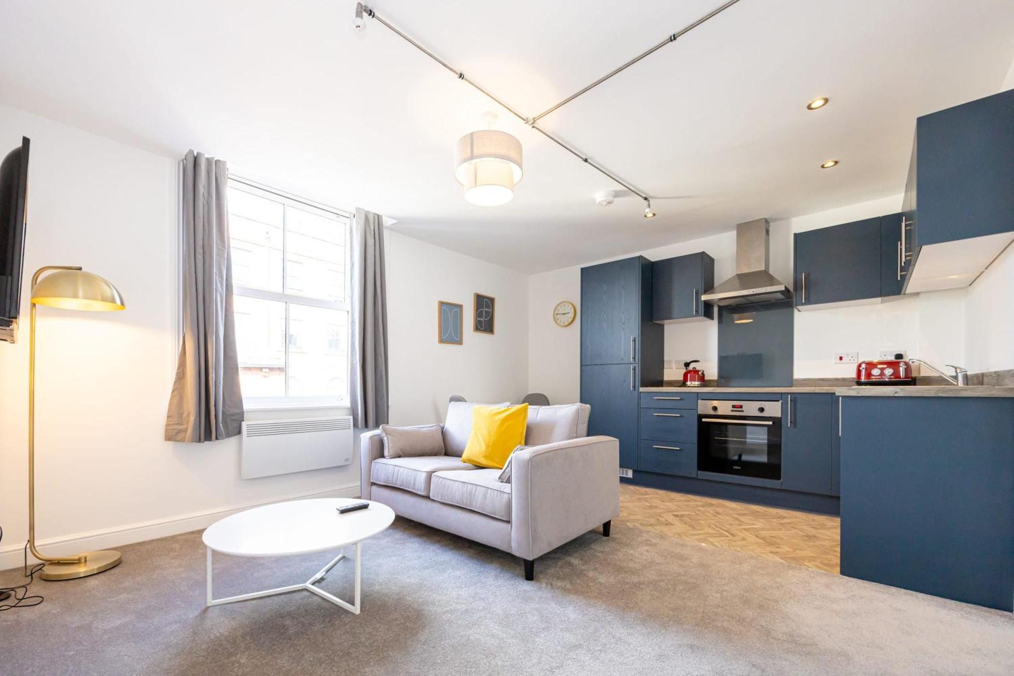 Beautiful 1 Bed 20Mins To Central Manchester Apartment บอลตัน ภายนอก รูปภาพ