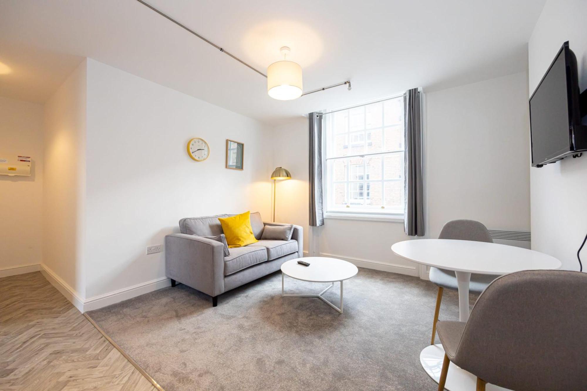 Beautiful 1 Bed 20Mins To Central Manchester Apartment บอลตัน ภายนอก รูปภาพ