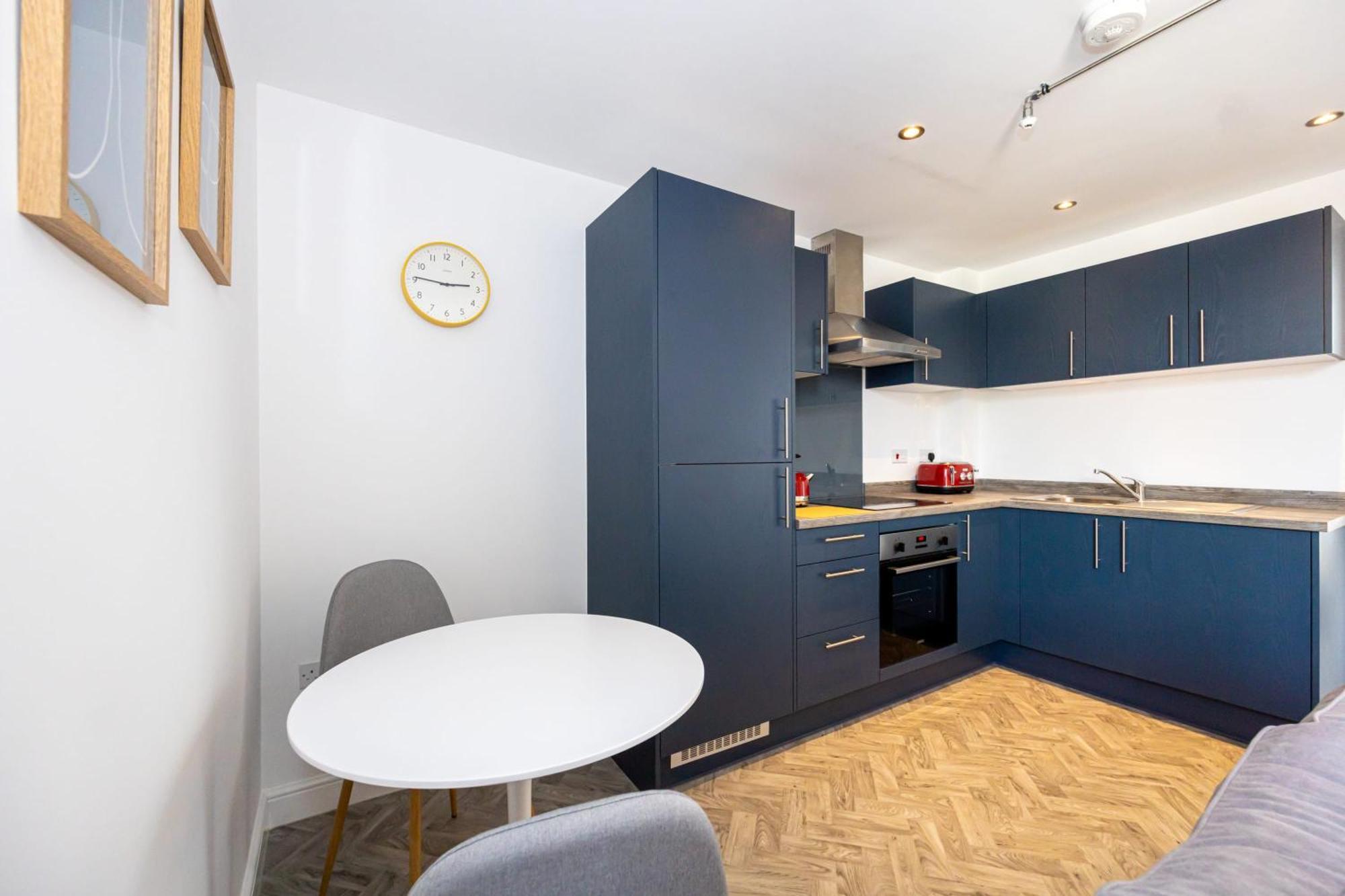 Beautiful 1 Bed 20Mins To Central Manchester Apartment บอลตัน ภายนอก รูปภาพ