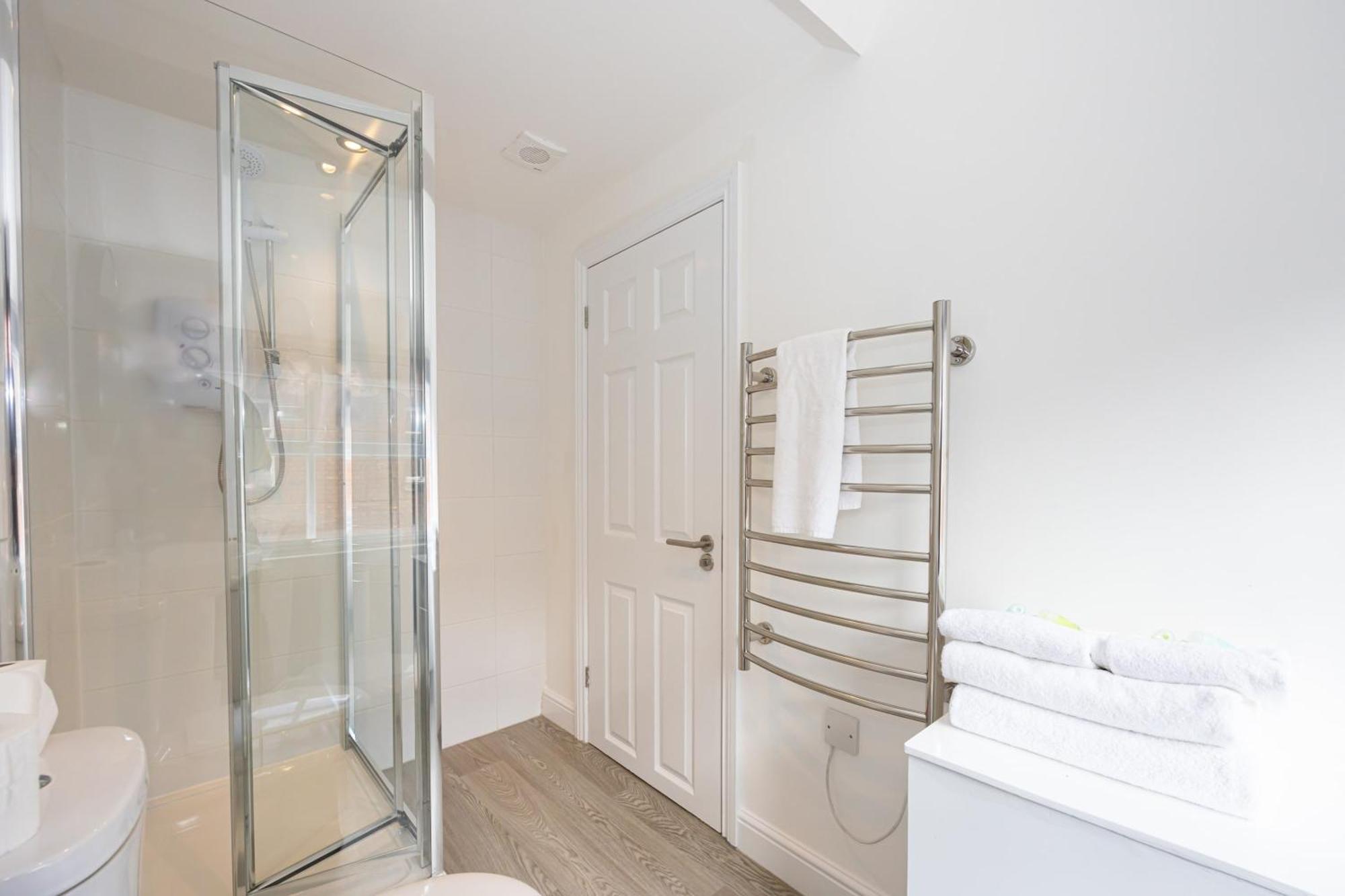 Beautiful 1 Bed 20Mins To Central Manchester Apartment บอลตัน ภายนอก รูปภาพ