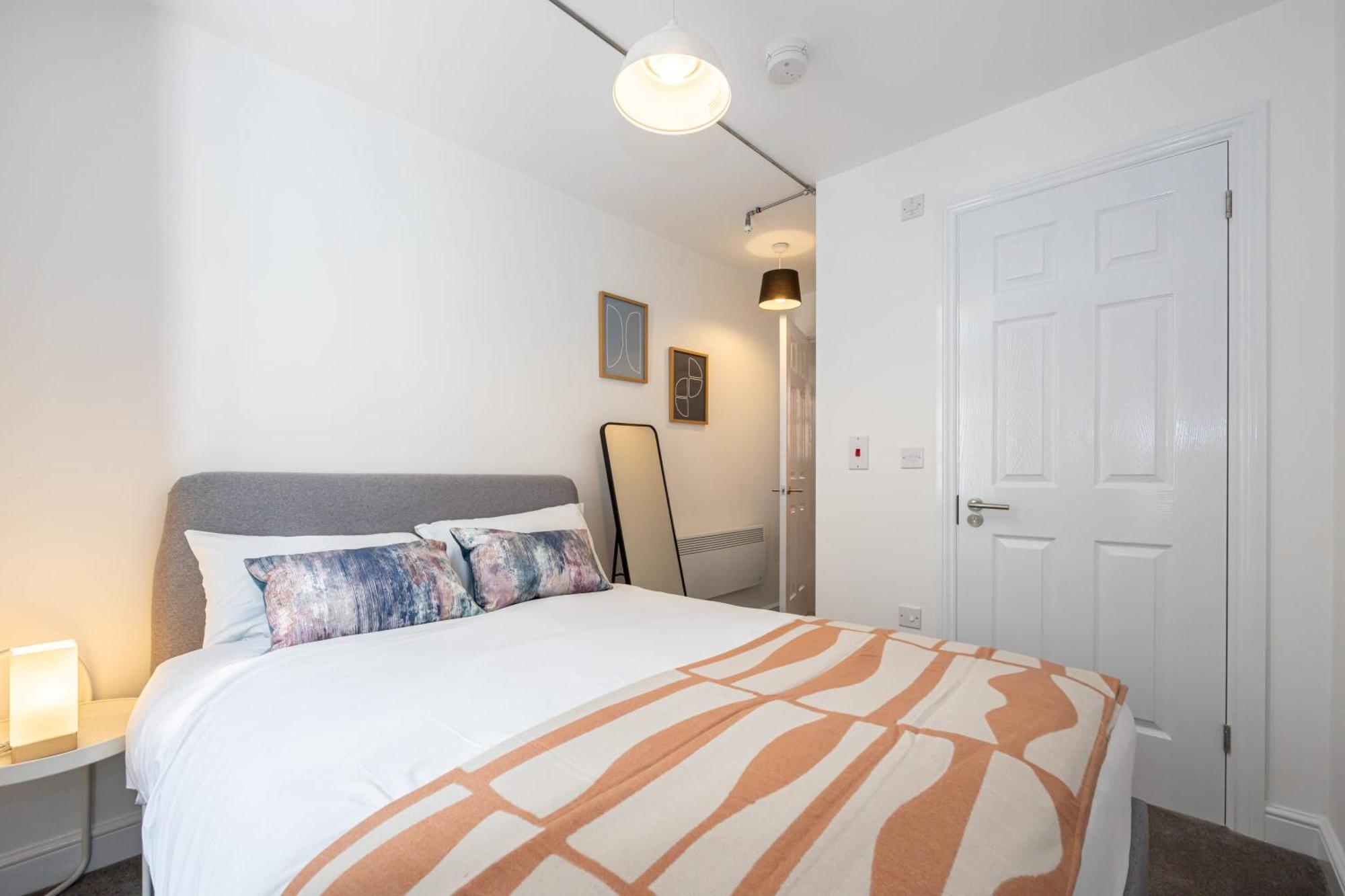 Beautiful 1 Bed 20Mins To Central Manchester Apartment บอลตัน ภายนอก รูปภาพ