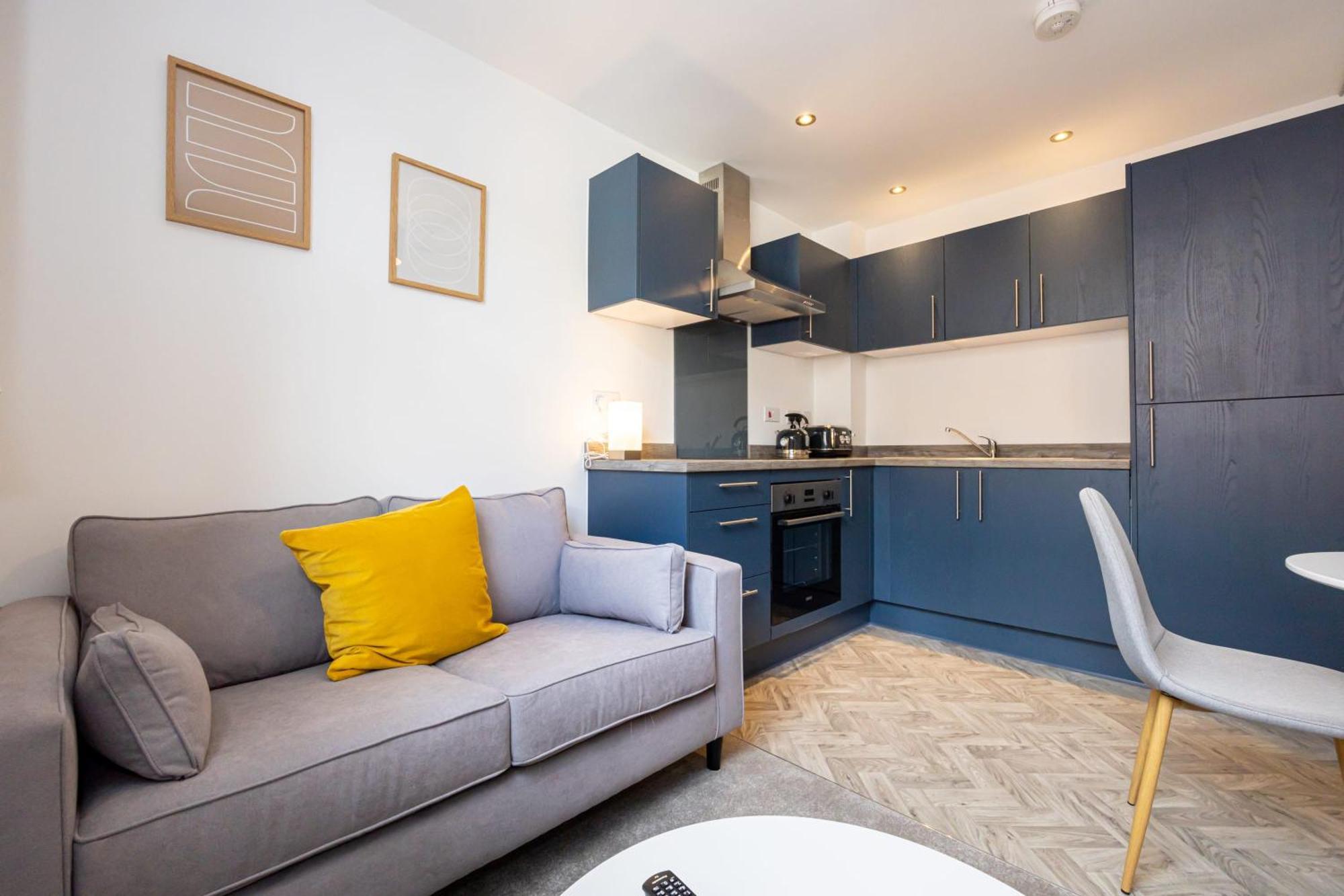 Beautiful 1 Bed 20Mins To Central Manchester Apartment บอลตัน ภายนอก รูปภาพ