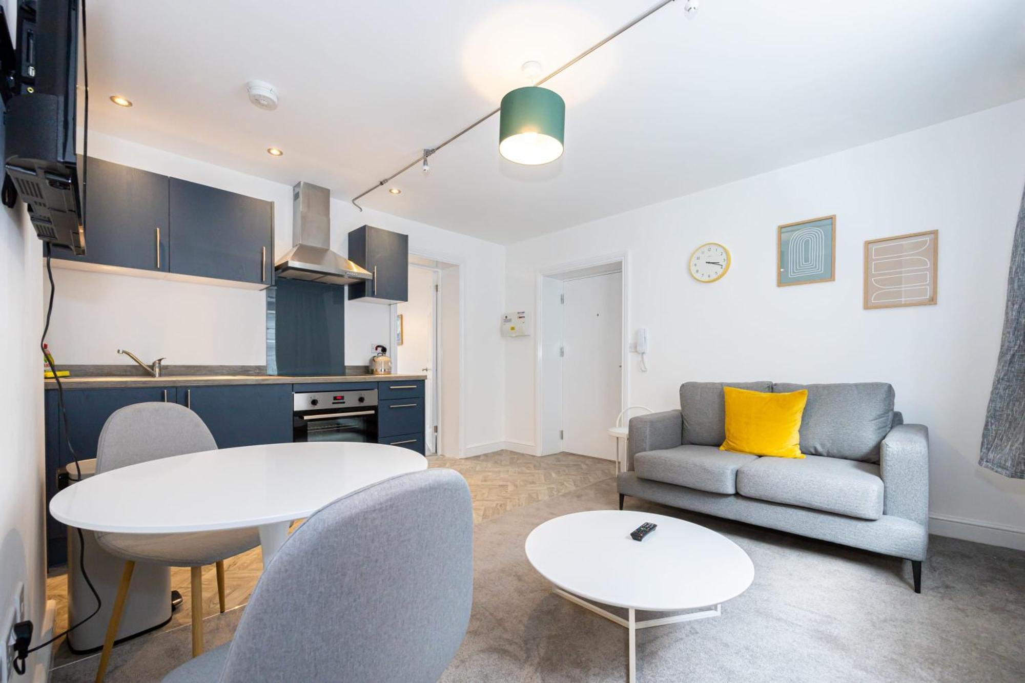 Beautiful 1 Bed 20Mins To Central Manchester Apartment บอลตัน ภายนอก รูปภาพ