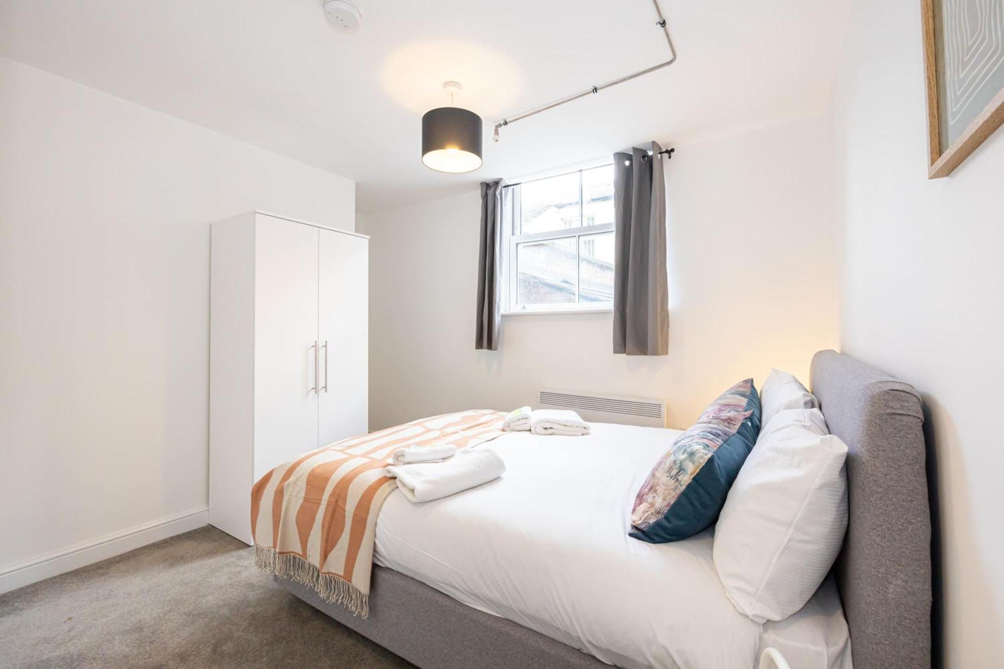 Beautiful 1 Bed 20Mins To Central Manchester Apartment บอลตัน ภายนอก รูปภาพ