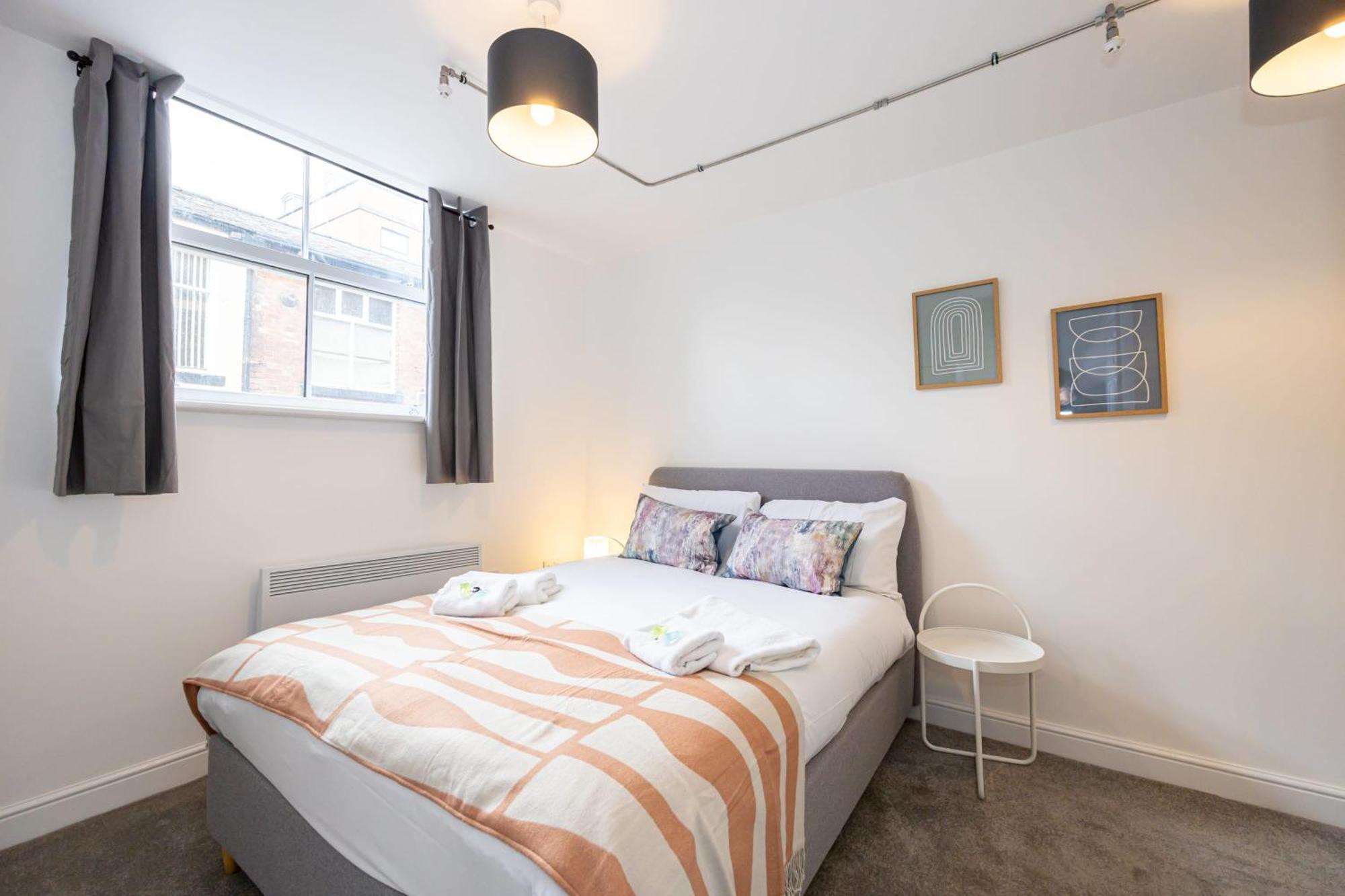 Beautiful 1 Bed 20Mins To Central Manchester Apartment บอลตัน ภายนอก รูปภาพ