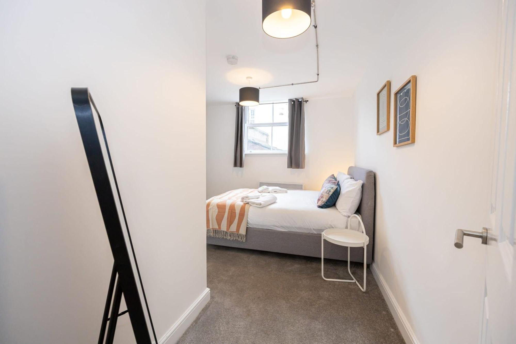 Beautiful 1 Bed 20Mins To Central Manchester Apartment บอลตัน ภายนอก รูปภาพ